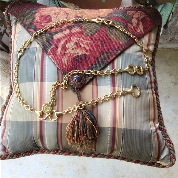 Gold chain belt in medium - Picture 1 of 3